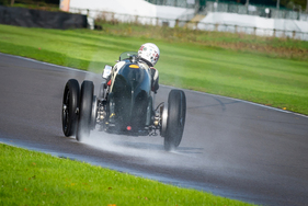 Frazer Nash Fane Monoposto (1935) – Eigene Fahrtechnik bei dem Wagen ohne Differenzial – Goodwood Revival 2025