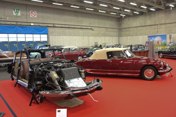 Freigelegte Technik beim Citroën DS und ein rares Cabriolet - OTM Fribourg 2015