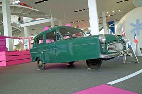 „Freiheit im Kleinformat – Von Knutschkugeln, Mäuschen und tollen Kisten“ im Erwin Hymer Museum - Bond Minicar (1959) - Die Ausstellung beschränkt sich nicht nur auf zwei oder vier Räder.