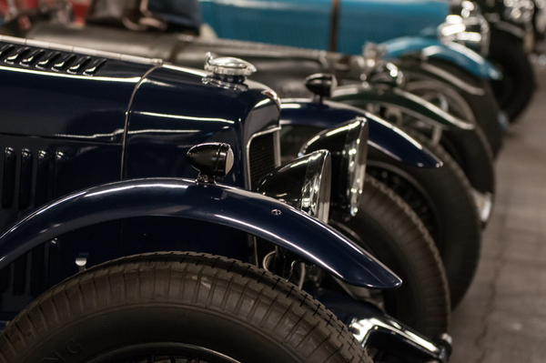 Freistehende Kotflügel und griffiges Profil - RAID Suisse-Paris 2015