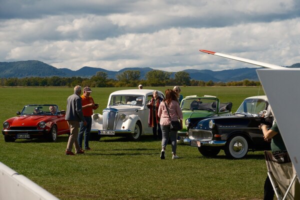 Bild Fröhliches Beisammensein – Heidlauf Classics 2025