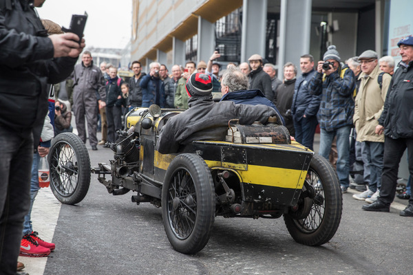 Frühe Automobile der Marke GN luden zur Mitfahrt ein - Rétromobile Paris 2017