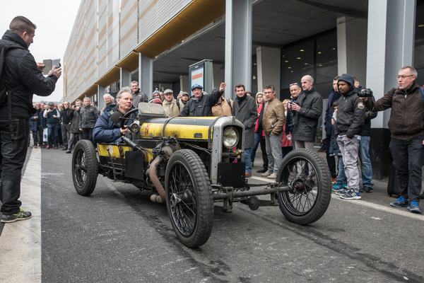 Frühe Automobile der Marke GN luden zur Mitfahrt ein - Rétromobile Paris 2017