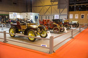 Frühe Autos haben an der Rétromobile traditionell einen Ehrenplatz - Rétromobile Paris 2017 Frühe Autos haben an der Rétromobile traditionell einen Ehrenplatz - Rétromobile Paris 2017