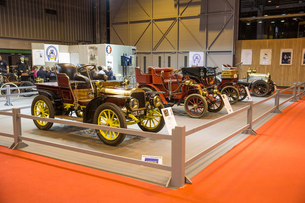 Frühe Autos haben an der Rétromobile traditionell einen Ehrenplatz - Rétromobile Paris 2017