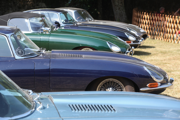 Frühe Jaguar E-Type beieinander - Concours d'Elégance Suisse Coppet 2022