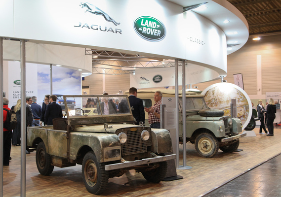 Frühe Land Rover, wie sie gefunden wurden - gesehen an der Techno Classica 2016
