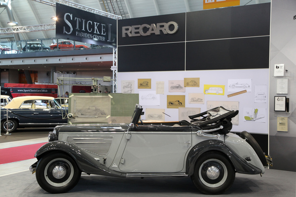 Früher BMW-Sechszylinder auf dem Stand von Recaro - Retro Classics Stuttgart 2017