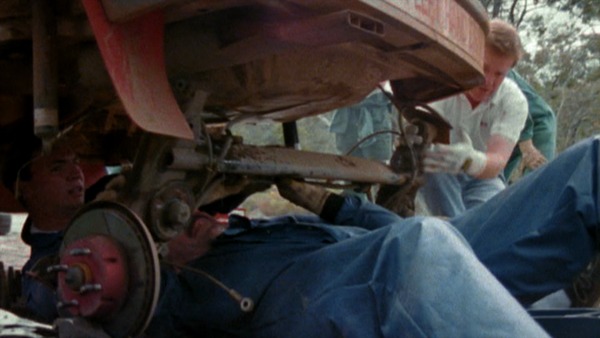 Bild Früher wurde neben der Strecke noch repariert – Standbild aus dem Film "Die Evolution des Driftwinkels Vol. 2" von Helmut Deimel