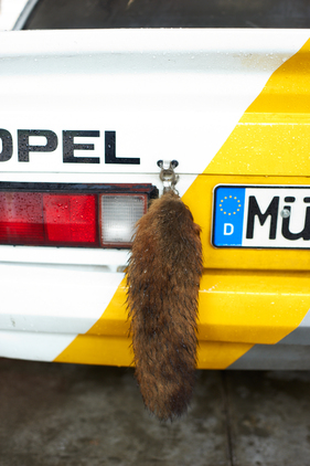 Fuchsschwanz am Opel Manta 400 (1982) am Treffen der Gruppe B Legenden in Salzburg am 13. September 2013
