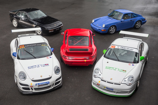 Fünf Cup-Porsche zusammen - 944 Turbo, 964, 993, 996 und 997