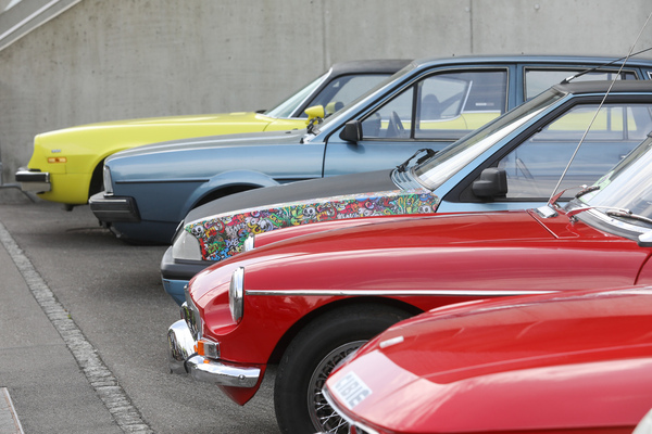 Fünf Länder, fünf Autovertreter - Old Wheels Biel-Bienne 2025