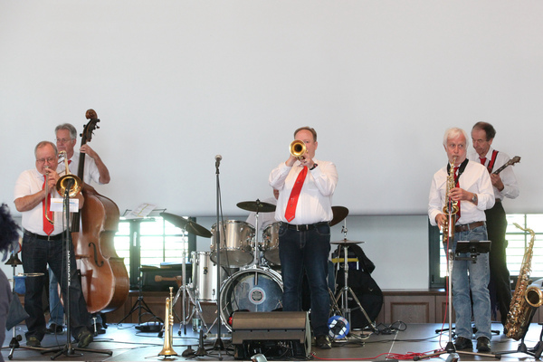 Für Stimmung sorgt eine Jazz-Band - Emil Frey Classics / Zwischengas.com Oldtimer-/Youngtimer-Saisonabschluss-Brunch 2019