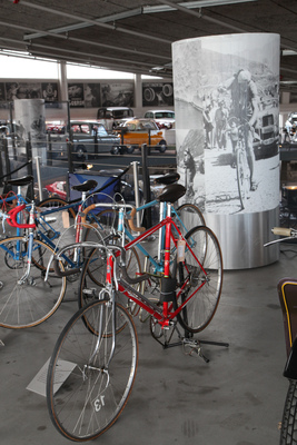 Für Velorennen war der Gotthard-Pass eine interessante Herausforderung - Sonderausstellung "Gotthard" im Pantheon 2016