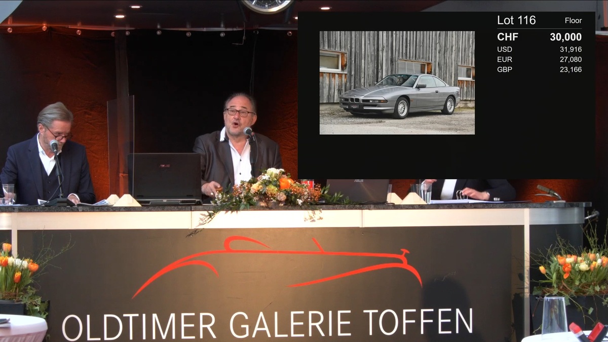 Für den BMW 840 Ci werden CHF 30'000 geboten, Zuschlag unter Vorbehalt - Versteigerung Oldtimer Galerie Toffen vom 27. März 2021