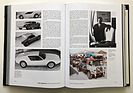 Für die Karosserie des ab 1971 bei Vignale produzierten De Tomaso Pantera fertigte Tom Tjaarda als Designchef von Ghia 1969 drei 1:5-Modelle an. – Buch „Tom Tjaarda – Master of Proportions“