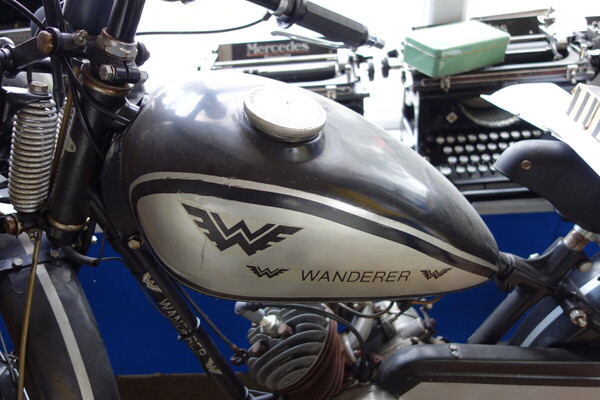 Für die Wanderung mit Motorunterstützung – Zu Besuch in der Sammlung Hilker