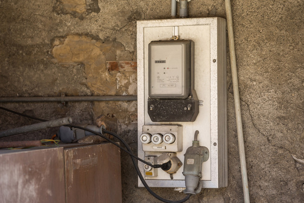 Für die ersten schon bald historischen E-Autos wird bereits vorgesorgt, …