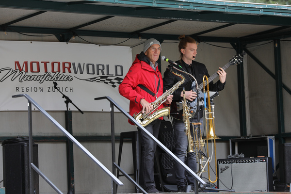 Image: This discreet duo provided the background music, which was often a little lost in the hustle and bustle - German Car Meeting Motorworld Kemptthal 2024
