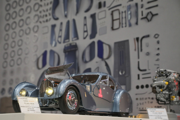 Für nur EUR 900 kann man diesen Bugatti-Atlantic-Bausatz kaufen - Rétromobile Paris 2024