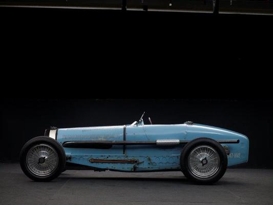 Image: For many, the most beautiful pre-war racing car of all, the Bugatti Type 59 Grand Prix from 1934, one of 4 factory cars built - on display at the Lukas Hüni stand at Rétromobile Paris 2016