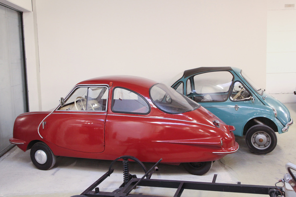 Image: Fuldamobil and Heinkel Kabinenroller in the small car depot - Museum PS.Speicher
