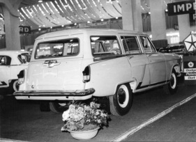 GAZ Volga Universal (1964) - 2,5-Liter-Stationswagen mit zweiteiliger Hecktüre - Genfer Automobilsalon 1964