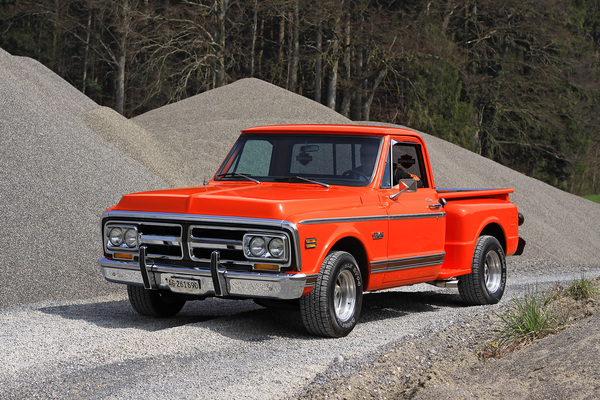GM Sierra 1500 Stepside Pickup (1971) - angeboten an der Versteigerung der Oldtimer Galerie in Toffen am 28. November 2015