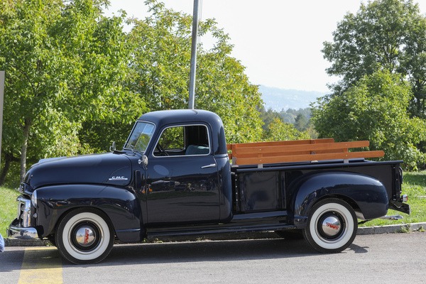 GMC 100 (1949) – Albisgütli Classic Cars & Bikes Oktober 2023