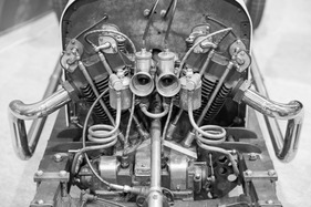 GN Martyr Instone Special (1931) - mit Zweizylindermotor - an der Rétromobile Paris 2014