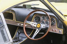 GSM Flamingo GT (1964) - der Schalthebel liegt griffgünstig nahe am Lenkrad