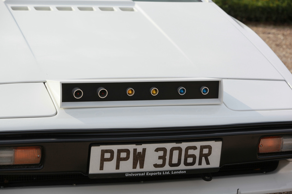 Gagdets für Bond - Raketen am Lotus Esprit - Classic-Gala Schwetzingen 2020