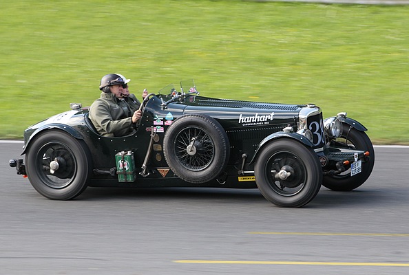 Gaisbergrennen 2011 - Alvis 12 70 Special (1938) - auf der Start-Ziel-Geraden des Salzburgrings