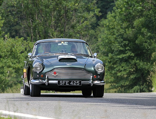 Gaisbergrennen 2011 - Aston Martin DB 4 (1961) - die späteren Gesamtsieger am Berg