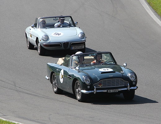 Gaisbergrennen 2011 - Aston Martin DB 5 Convertible (1965) - luftige Sportler auf dem Salzburgring