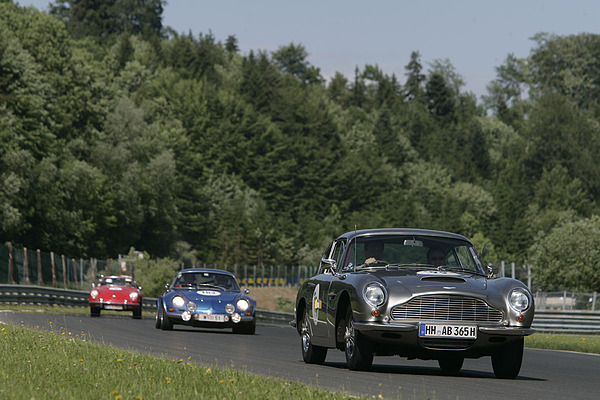 Gaisbergrennen 2011 - Aston Martin DB6 (1967) - auf schneller Fahrt auf dem Salzburgring