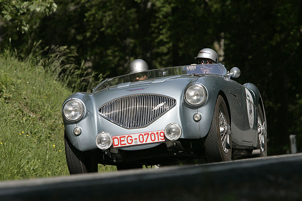 Gaisbergrennen 2011 - Austin Healey 100 4 (1956) - in schneller Fahrt den Gaisberg hoch