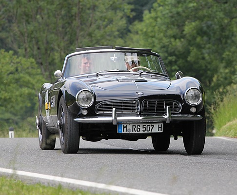 Gaisbergrennen 2011 - BMW 507 (1958) - auf dem Weg zum Gaisberg