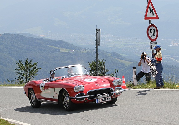 Gaisbergrennen 2011 - Chevrolet Corvette (1962) - Zielflagge erreicht auf dem Gaisberg