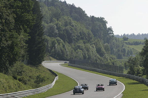 Gaisbergrennen 2011 - Impressionen - Salzburgring - rechts der Gesamtsieger Aston Martin DB 4 Gaisberg (2011)