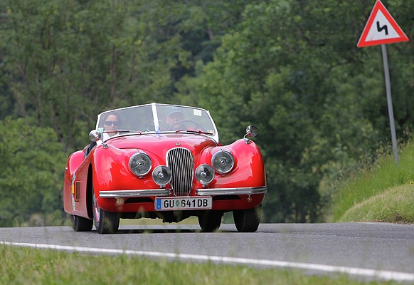 Gaisbergrennen 2011 - Jaguar XK 120 OTS (1952) - auf dem Weg zum Gaisberg hoch