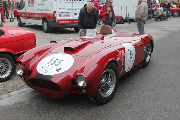 Gaisbergrennen 2011 - Lancia D24 (1954) - seltener Lancia-Rennwagen auf dem Residenzplatz