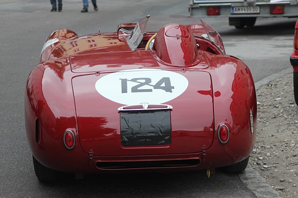Gaisbergrennen 2011 - Lancia D24 (1954) - seltener Lancia-Rennwagen auf dem Residenzplatz