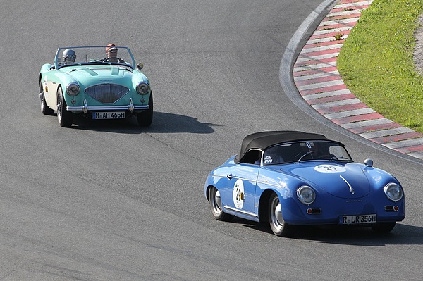 Gaisbergrennen 2011 - Porsche 356 Speedster (1955) - vor einem Austin Healey auf dem Salzburgring