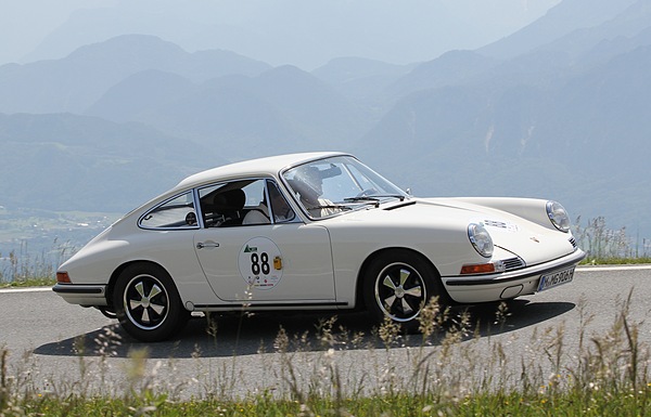 Gaisbergrennen 2011 - Porsche 911 (1967) - auf der Spitze des Gaisbergs