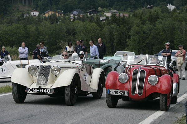 Gaisbergrennen 2011 - Riley Sprite (1936) - der Schauspieler Klaus Wildbox beim Start zum Gaisberg