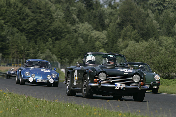 Gaisbergrennen 2011 - Triumph TR 250 (1968) - britischer Roadster auf dem Salzburgring