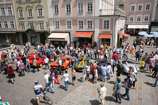 Bild: Gaisbergrennen 2012 - Impressionen - einige der schönsten Teilnehmerfahrzeuge in der Altstadt von Salzburg