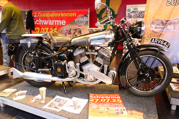 Ganz anderes Kaliber: Brough Superior Typ 11.50 mit 30-PS-JAP-Motor von 1938, das "Superbike" der 1930er-Jahre – Bremen Classic Motorshow 2025