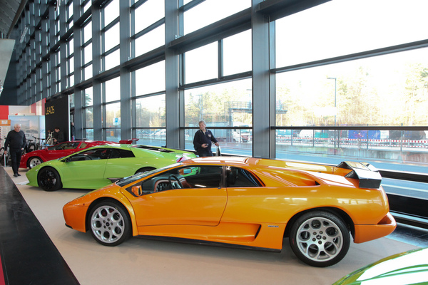Ganz schön farbig - Lamborghini-Auswahl mit u.a. Diablog und Countach - Retro Classics Bavaria 2019